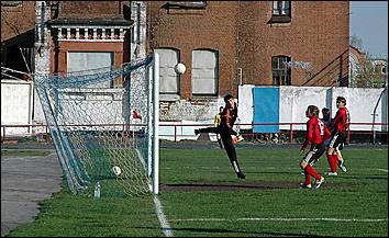 15 мая 2006 г, Барнаул   <P>"Динамо" (Барнаул) - "Иртыш-1946" [2:0]</P>