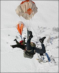 11 марта 2006 г., г. Бийск   Тренировка лесных пожарных<BR><EM>(Фото Георгия Блинова и Ольги Комиссаровой</EM> )