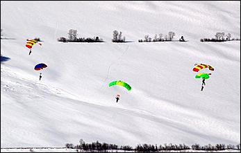 11 марта 2006 г., г. Бийск   Тренировка лесных пожарных<BR><EM>(Фото Георгия Блинова и Ольги Комиссаровой</EM> )