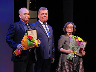 4 ноября 2019 г., Барнаул   Чествование лучших мастеров и праздник национальных культур: как в Барнауле отметили День народного единства  