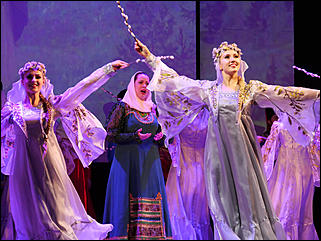 4 ноября 2019 г., Барнаул   Чествование лучших мастеров и праздник национальных культур: как в Барнауле отметили День народного единства  