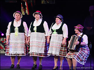 4 ноября 2019 г., Барнаул   Чествование лучших мастеров и праздник национальных культур: как в Барнауле отметили День народного единства  