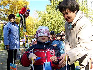 5 октября 2008 г., Барнаул   Праздник Осени в барнаульском дворе