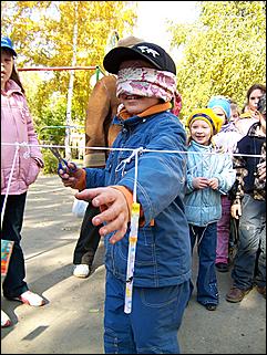 5 октября 2008 г., Барнаул   Праздник Осени в барнаульском дворе