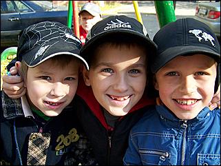 5 октября 2008 г., Барнаул   Праздник Осени в барнаульском дворе