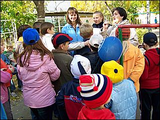 5 октября 2008 г., Барнаул   Праздник Осени в барнаульском дворе