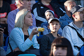 25 август 2016 г., Барнаул © Амител Вячеслав Мельников   "Динамо", вперед! Самые эмоциональные болельщики на матче барнаульской команды с "Енисеем" 