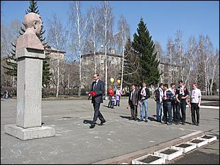 12 апреля 2011 г., Барнаул   Молодежное шествие «Первые в космосе – первые на Земле»