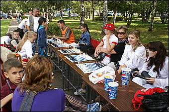 23 августа 2009 г., Барнаул   Открытие спортивной площадки в Железнодорожном районе Барнаула 