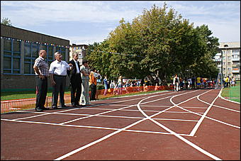 23 августа 2009 г., Барнаул   Открытие спортивной площадки в Железнодорожном районе Барнаула 