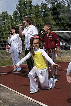 23 августа 2009 г., Барнаул   Открытие спортивной площадки в Железнодорожном районе Барнаула 