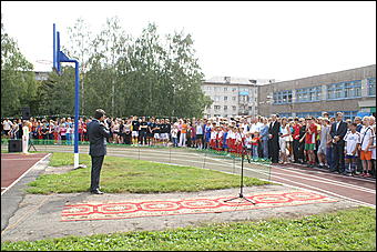 23 августа 2009 г., Барнаул   Открытие спортивной площадки в Железнодорожном районе Барнаула 