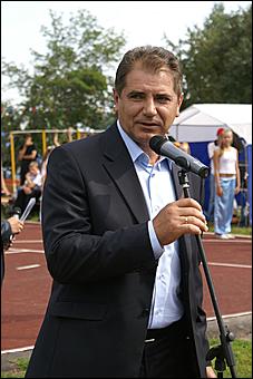 23 августа 2009 г., Барнаул   Открытие спортивной площадки в Железнодорожном районе Барнаула 