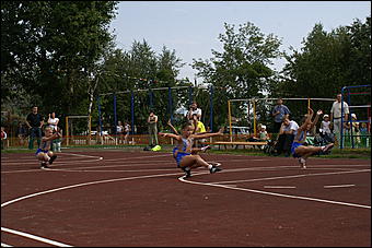 23 августа 2009 г., Барнаул   Открытие спортивной площадки в Железнодорожном районе Барнаула 