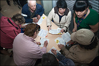 20 апрель 2016 г., Барнаул © Амител Вячеслав Мельников   Когда тележка дороже золота. Открытие новой "Ленты". Фоторепортаж
