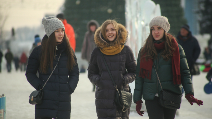 12 января 2018 г., Барнаул. Екатерина Смолихина   Тепло ли тебе, девица: жительницы Барнаула на зимних улицах