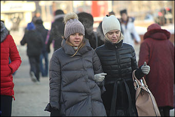 12 января 2018 г., Барнаул. Екатерина Смолихина   Тепло ли тебе, девица: жительницы Барнаула на зимних улицах