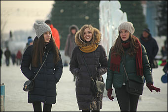 12 января 2018 г., Барнаул. Екатерина Смолихина   Тепло ли тебе, девица: жительницы Барнаула на зимних улицах