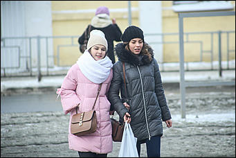 12 января 2018 г., Барнаул. Екатерина Смолихина   Тепло ли тебе, девица: жительницы Барнаула на зимних улицах