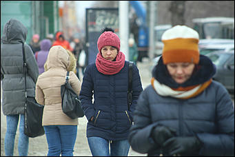 12 января 2018 г., Барнаул. Екатерина Смолихина   Тепло ли тебе, девица: жительницы Барнаула на зимних улицах