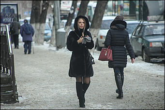 12 января 2018 г., Барнаул. Екатерина Смолихина   Тепло ли тебе, девица: жительницы Барнаула на зимних улицах