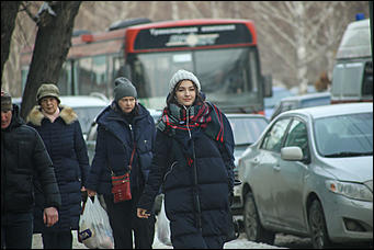 12 января 2018 г., Барнаул. Екатерина Смолихина   Тепло ли тебе, девица: жительницы Барнаула на зимних улицах