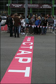19 июня 2008 г., Барнаул   В Барнауле впервые состоялся забег на "шпильках"