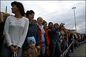 19 июня 2008 г., Барнаул   В Барнауле впервые состоялся забег на "шпильках"