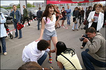 19 июня 2008 г., Барнаул   В Барнауле впервые состоялся забег на "шпильках"