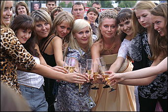 19 июня 2008 г., Барнаул   В Барнауле впервые состоялся забег на "шпильках"