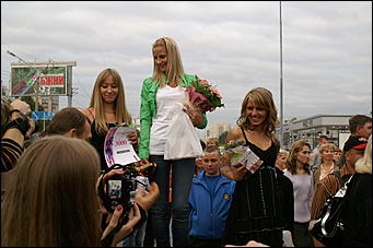 19 июня 2008 г., Барнаул   В Барнауле впервые состоялся забег на "шпильках"