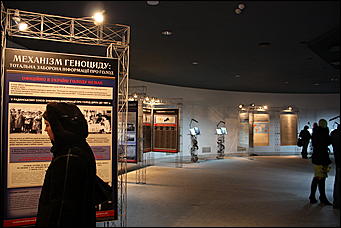 3 января 2009г., Киев, Украина   Мемориальный комплекс памяти жертв Голодомора в Киеве 