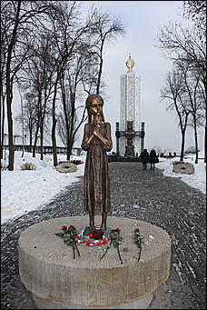 3 января 2009г., Киев, Украина   Мемориальный комплекс памяти жертв Голодомора в Киеве 