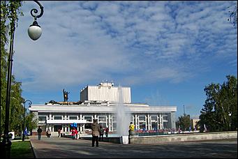 15 сентября 2007 г., Барнаул   В Барнауле на пл.Сахарова началось празднование Дня города 