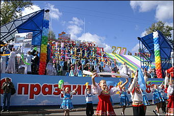 15 сентября 2007 г., Барнаул   В Барнауле на пл.Сахарова началось празднование Дня города 