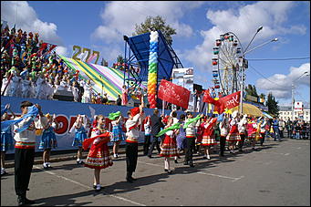 15 сентября 2007 г., Барнаул   В Барнауле на пл.Сахарова началось празднование Дня города 