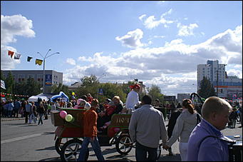 15 сентября 2007 г., Барнаул   В Барнауле на пл.Сахарова началось празднование Дня города 