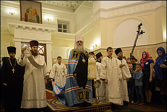 16 апрель 2017 г., Барнаул   Светлое Христово Воскресенье. Полуночное пасхальное богослужение 