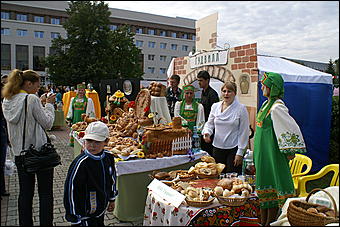 22 августа 2009 г., Барнаул   День рождения Барнаула - выставка цветов и "Город мастеров"