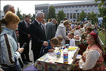 22 августа 2009 г., Барнаул   День рождения Барнаула - выставка цветов и "Город мастеров"