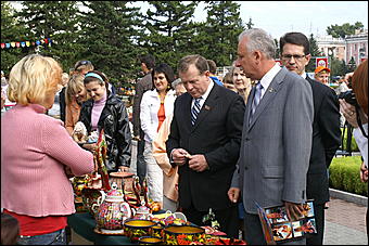 22 августа 2009 г., Барнаул   День рождения Барнаула - выставка цветов и "Город мастеров"