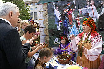 22 августа 2009 г., Барнаул   День рождения Барнаула - выставка цветов и "Город мастеров"