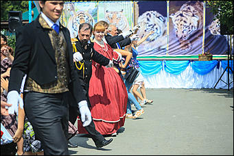 6 августа 2017 г., Барнаул. Екатерина Смолихина Саксофон для волка и скрипка для льва: барнаульский зоопарк отметил седьмой день рождения