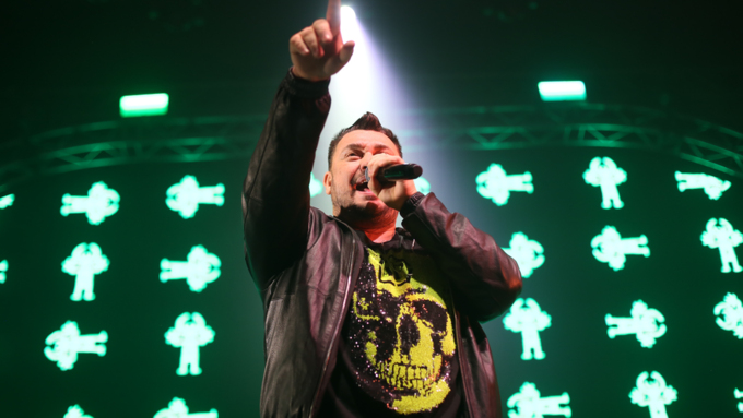 11 апреля 2019 г., Барнаул. Екатерина Смолихина   "Сколько бородатых мужчин в этом зале": как "Руки Вверх" выступили в Барнауле