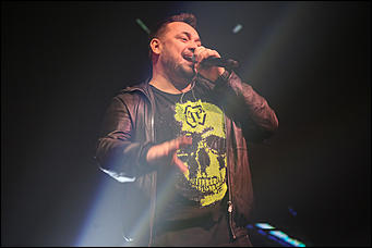 11 апреля 2019 г., Барнаул. Екатерина Смолихина   "Сколько бородатых мужчин в этом зале": как "Руки Вверх" выступили в Барнауле