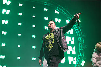 11 апреля 2019 г., Барнаул. Екатерина Смолихина   "Сколько бородатых мужчин в этом зале": как "Руки Вверх" выступили в Барнауле