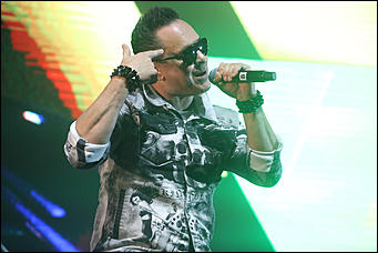 11 апреля 2019 г., Барнаул. Екатерина Смолихина   "Сколько бородатых мужчин в этом зале": как "Руки Вверх" выступили в Барнауле