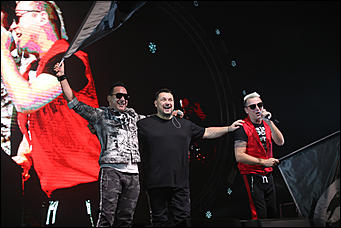 11 апреля 2019 г., Барнаул. Екатерина Смолихина   "Сколько бородатых мужчин в этом зале": как "Руки Вверх" выступили в Барнауле