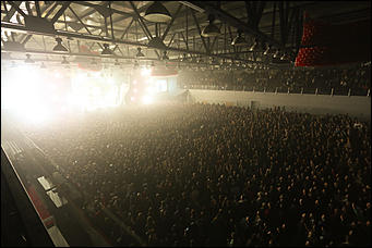 11 апреля 2019 г., Барнаул. Екатерина Смолихина   "Сколько бородатых мужчин в этом зале": как "Руки Вверх" выступили в Барнауле