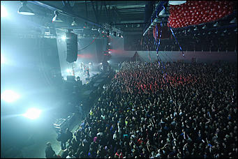 11 апреля 2019 г., Барнаул. Екатерина Смолихина   "Сколько бородатых мужчин в этом зале": как "Руки Вверх" выступили в Барнауле